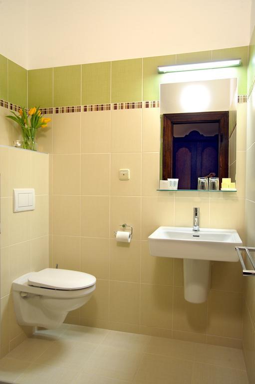 Koliba U Cerneho Medveda Hotel Zlin Bagian luar foto