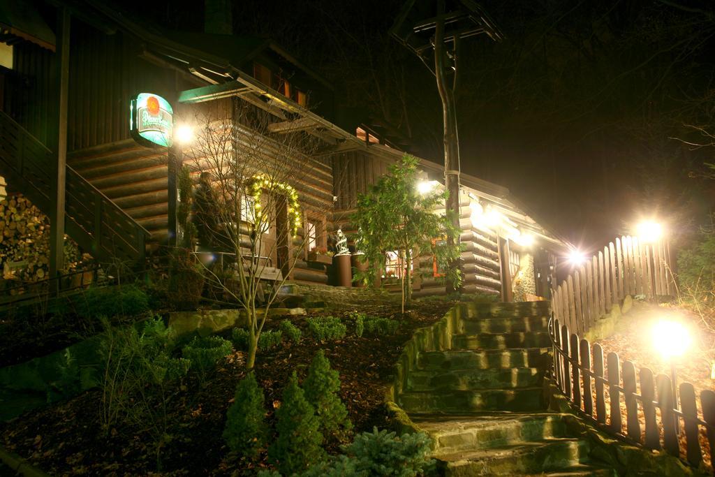Koliba U Cerneho Medveda Hotel Zlin Bagian luar foto