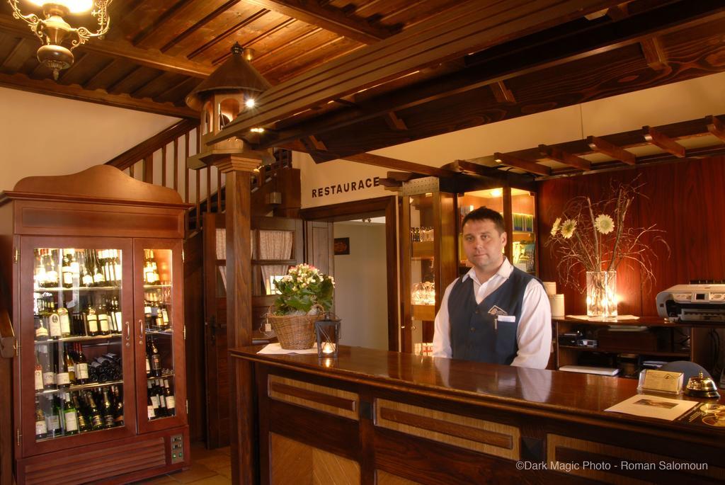 Koliba U Cerneho Medveda Hotel Zlin Bagian luar foto