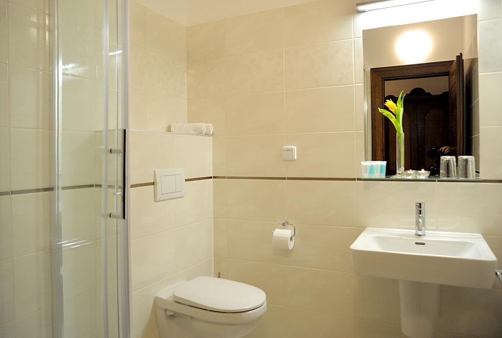 Koliba U Cerneho Medveda Hotel Zlin Ruang foto